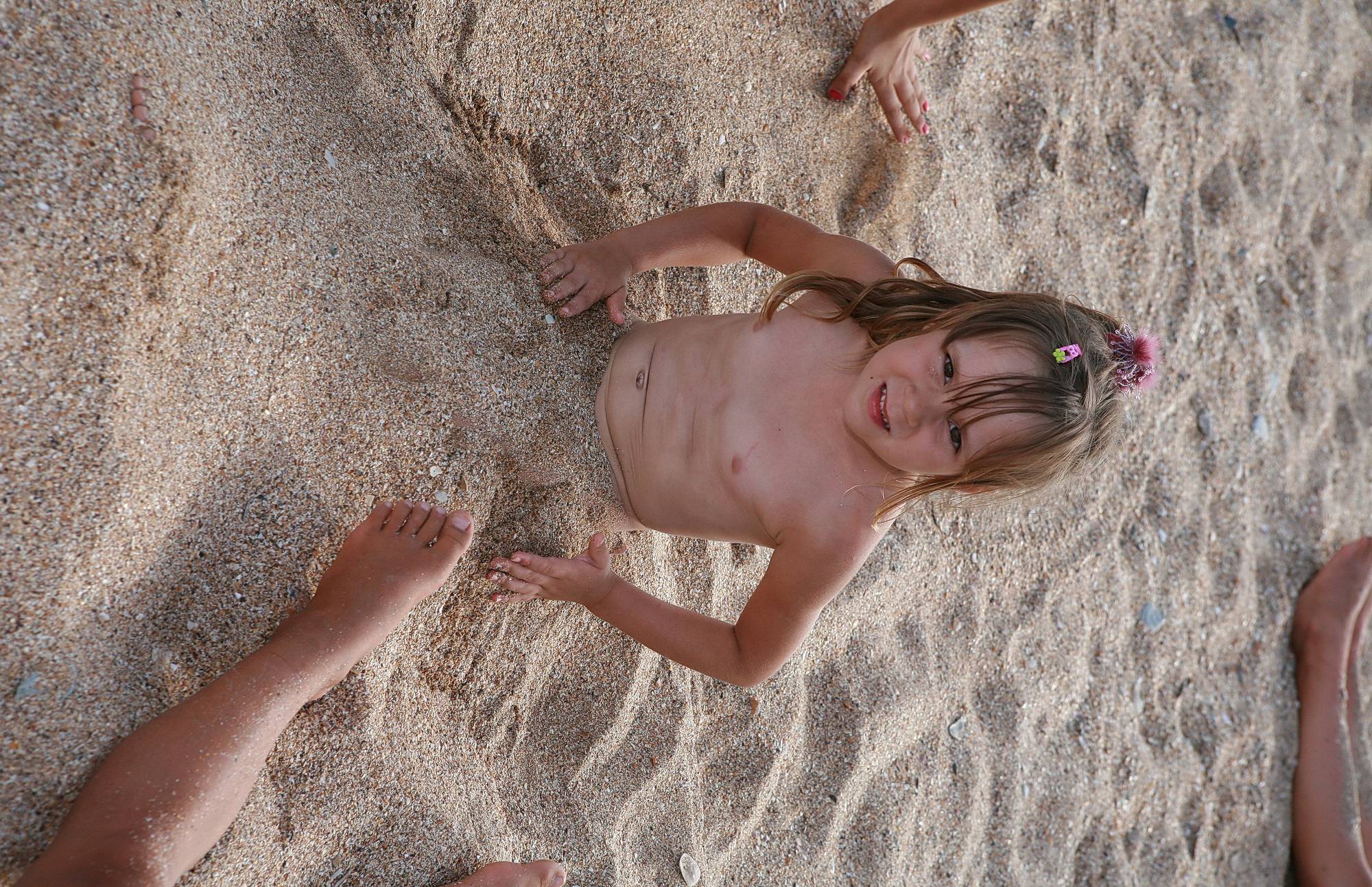 Pure Nudism-Enjoy Sand On The Back - 1