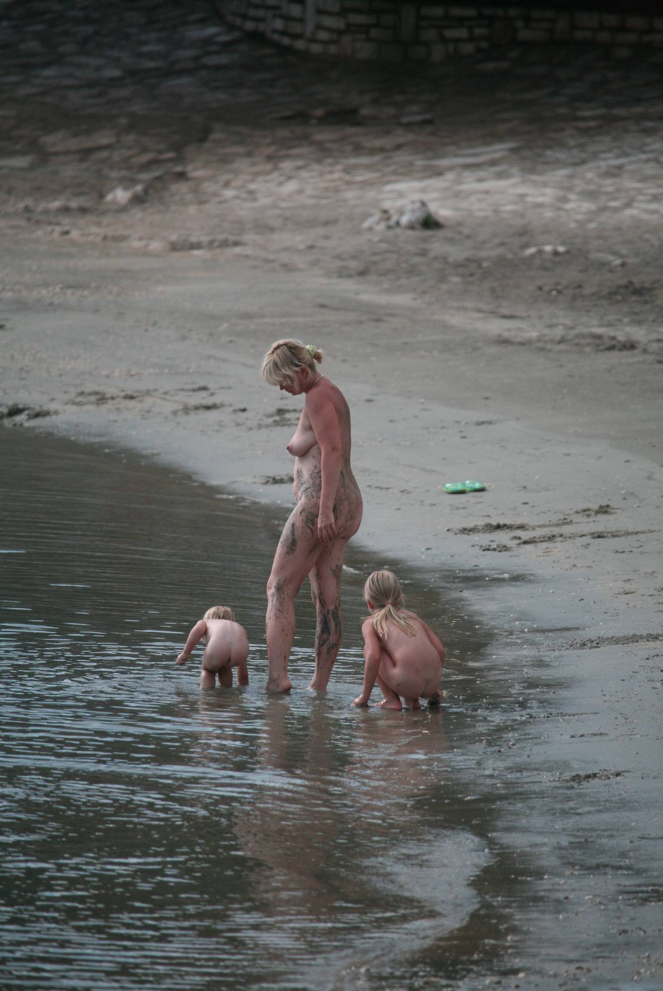 Pure Nudism Images-Bares FKK Family Beach - 4