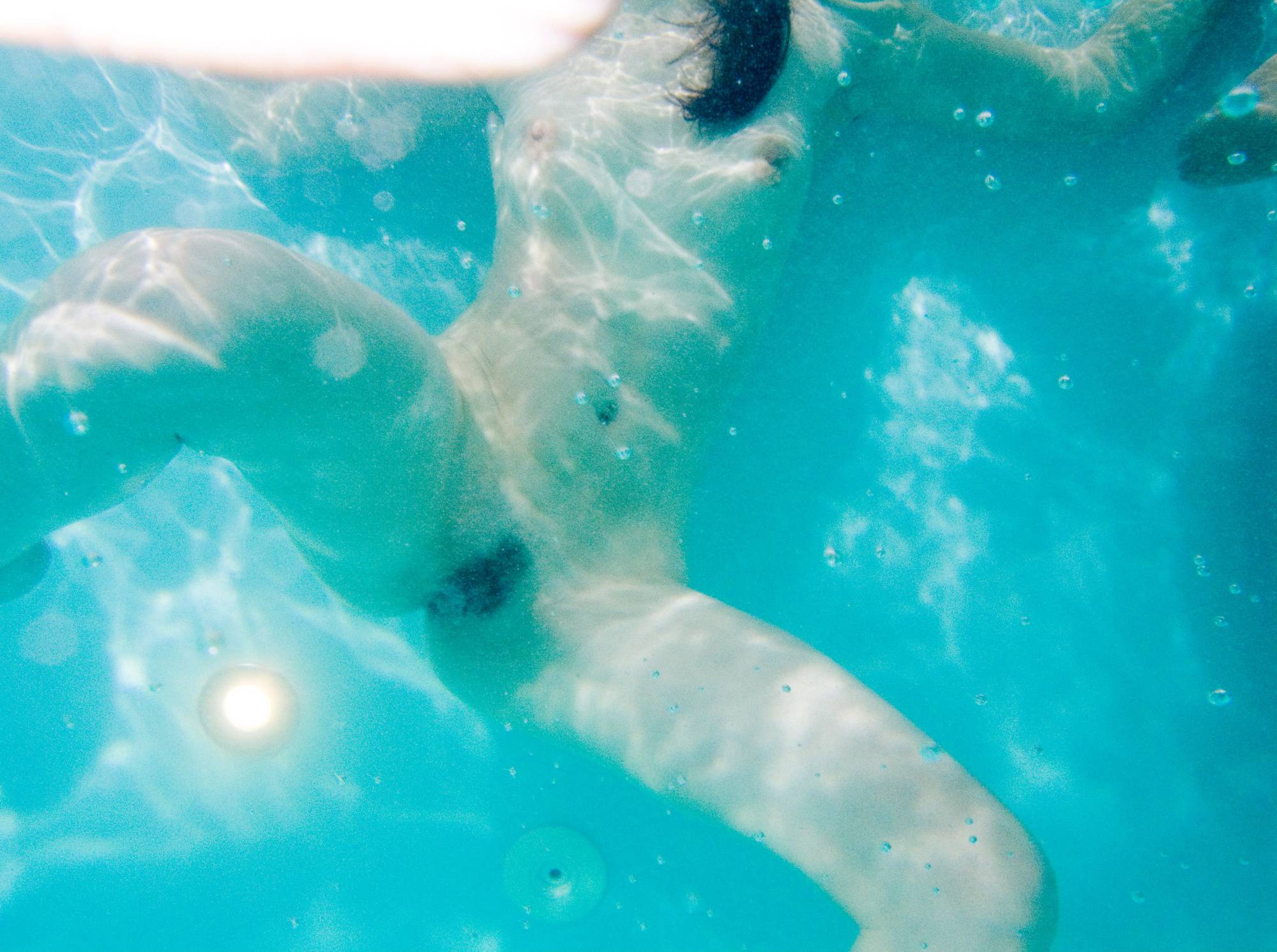 Pure Nudism Images-Soft Spa Underwater Girls - 1